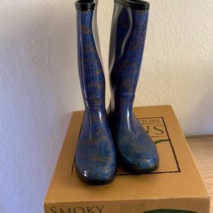 Womens rain boots